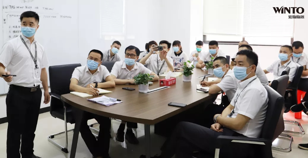 宏陶瓷砖讲师团队照片