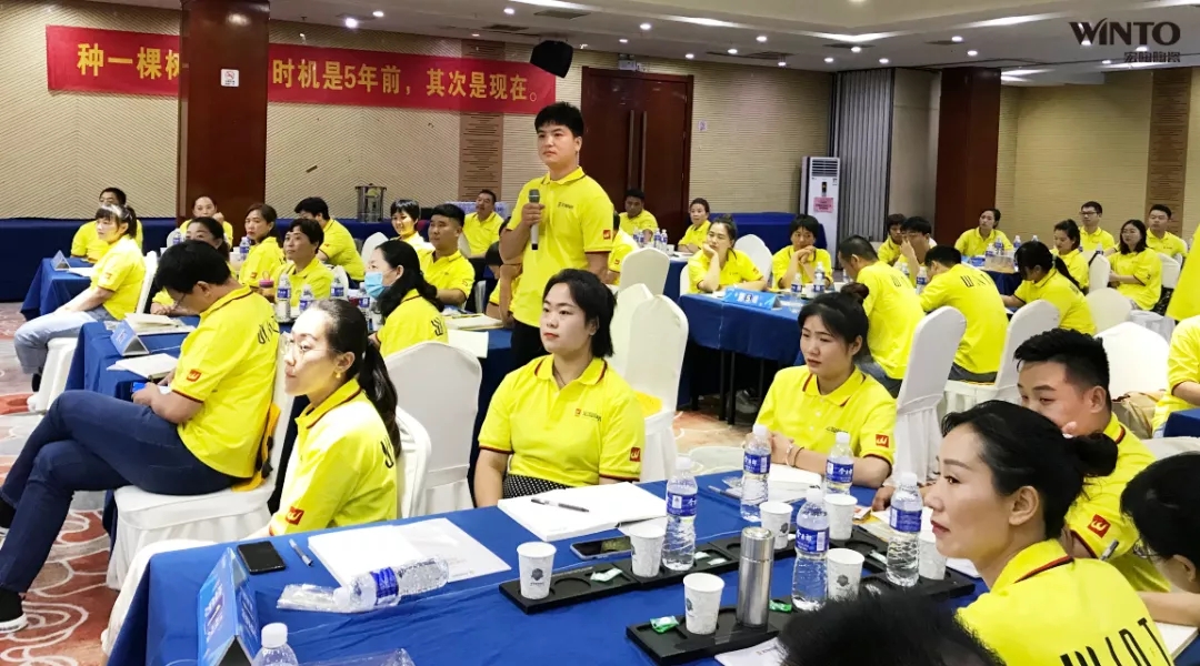 宏陶瓷砖地砖经销商现场提问